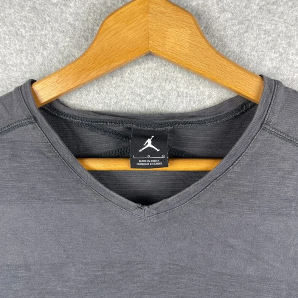 Jordan Shirt Mens Large Gray Striped  V Neck Faded Elephant Tag Michael Nike